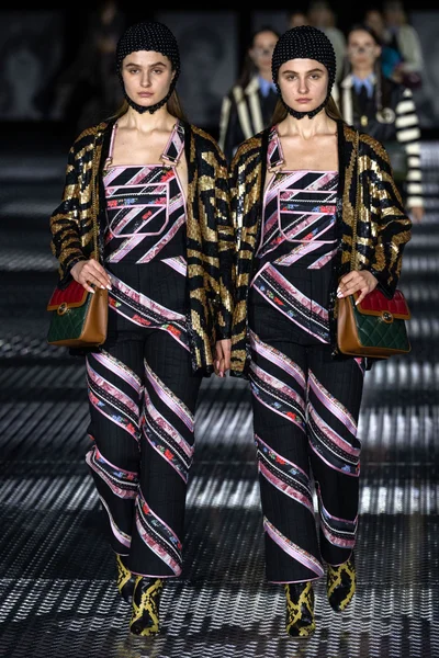 Look 37